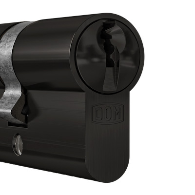 matn&yacute; čern&yacute; chrom